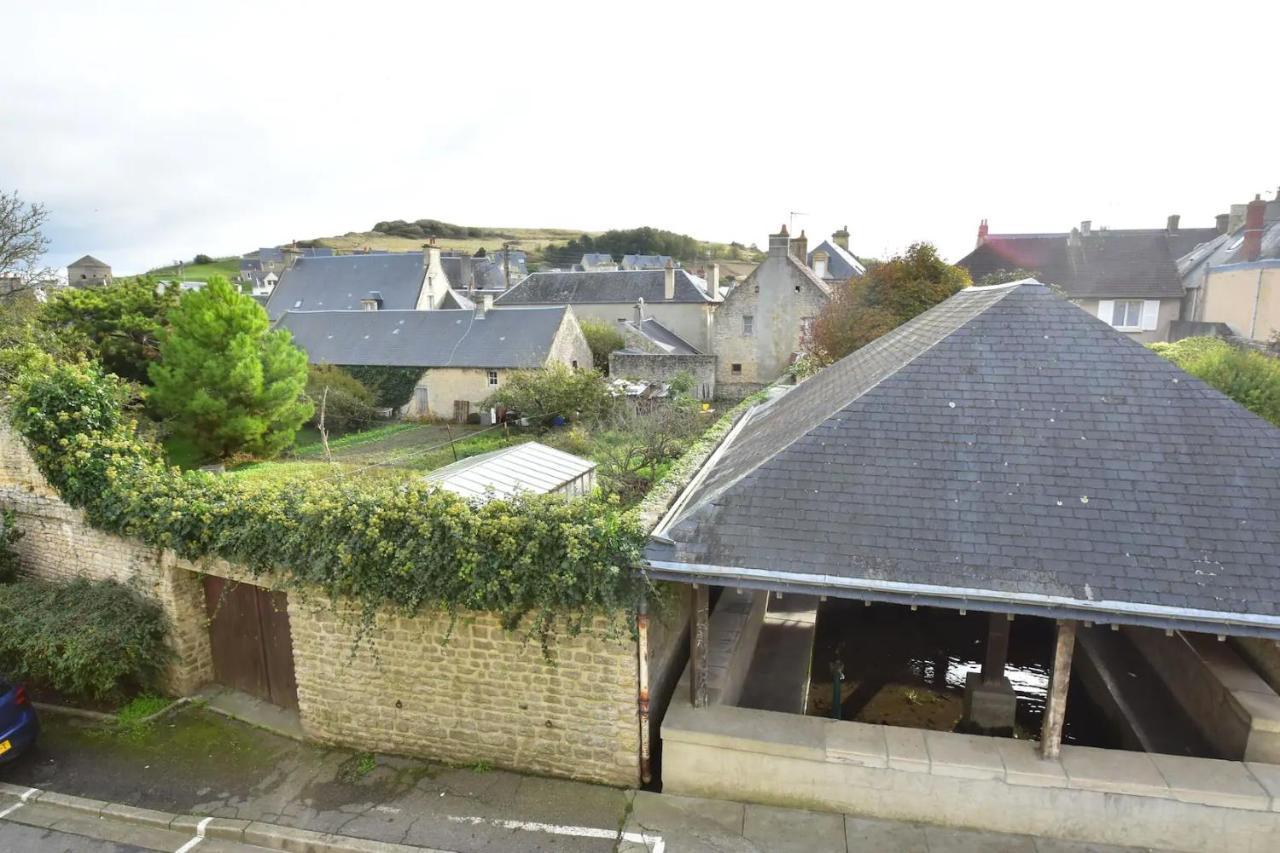 Le Bateau Lavoir Port-en-Bessin-Huppain Exterior photo